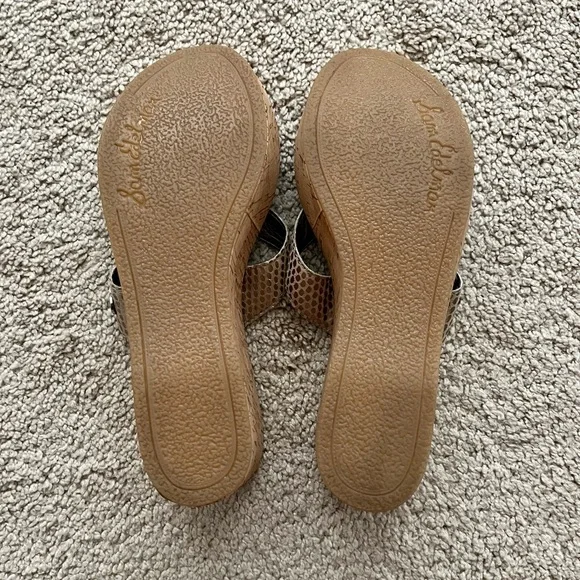 EUC Women’s Sandals - Picture 7 of 9